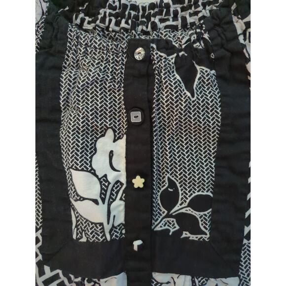 Koi Kathy Peterson 2 Pocket Floral Scrubs Black White 1/4 Button Womens Size XS - Picture 4 of 8